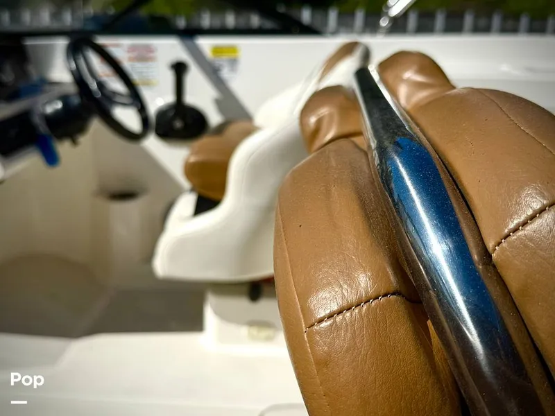 Slide: The Image of Bayliner DX2200 2020 - 15795160