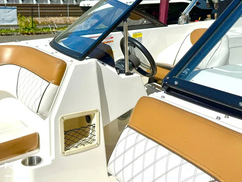 Slide: The Image of Bayliner DX2200 2020 - 15795190