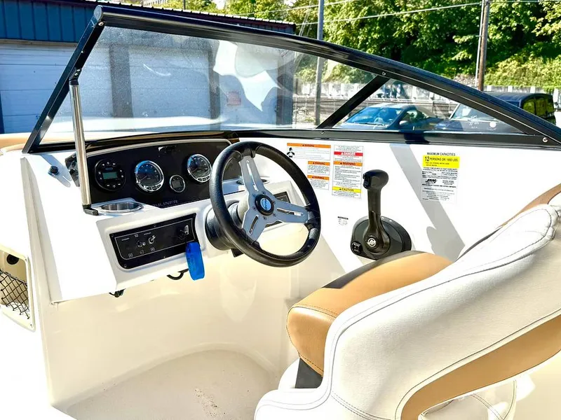 Slide: The Image of Bayliner DX2200 2020 - 15795225