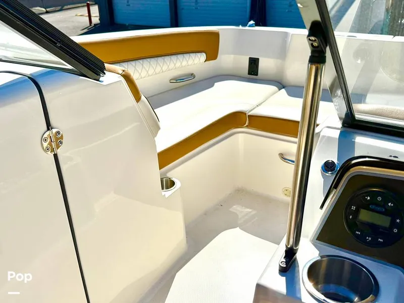 Slide: The Image of Bayliner DX2200 2020 - 15795238