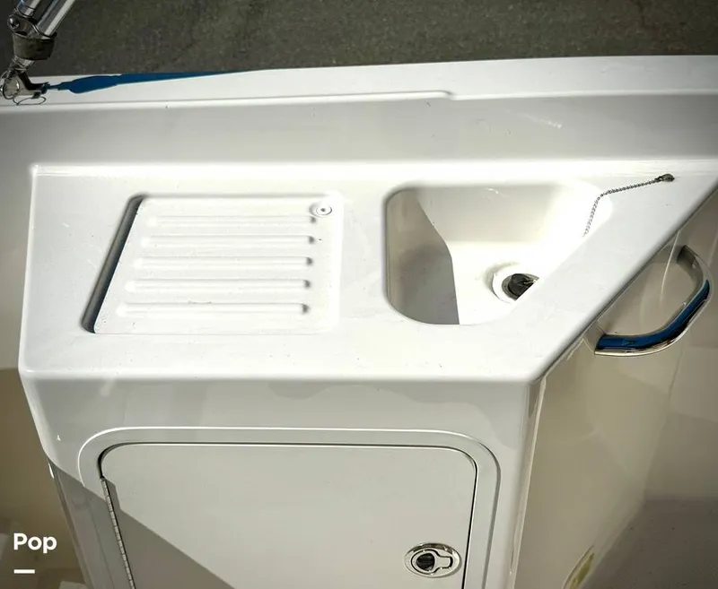 Slide: The Image of Bayliner DX2200 2020 - 15795240