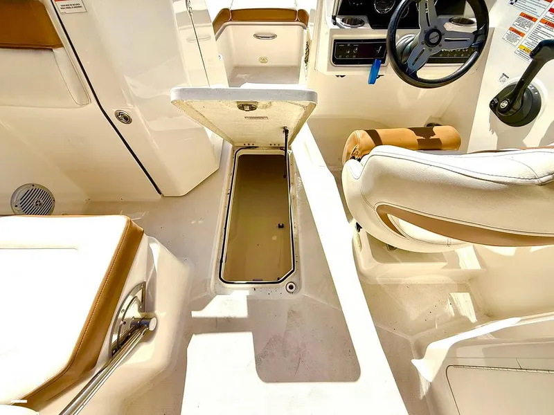 Slide: The Image of Bayliner DX2200 2020 - 15795257