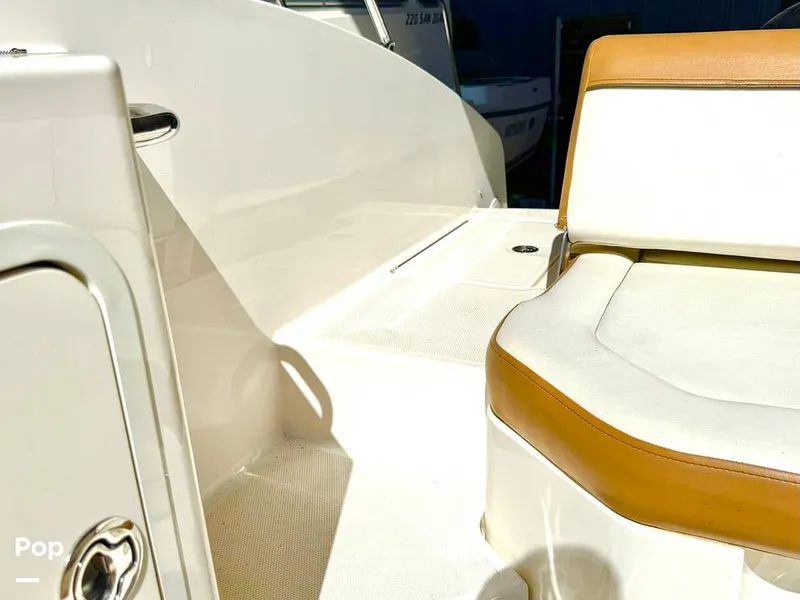 Slide: The Image of Bayliner DX2200 2020 - 15795258