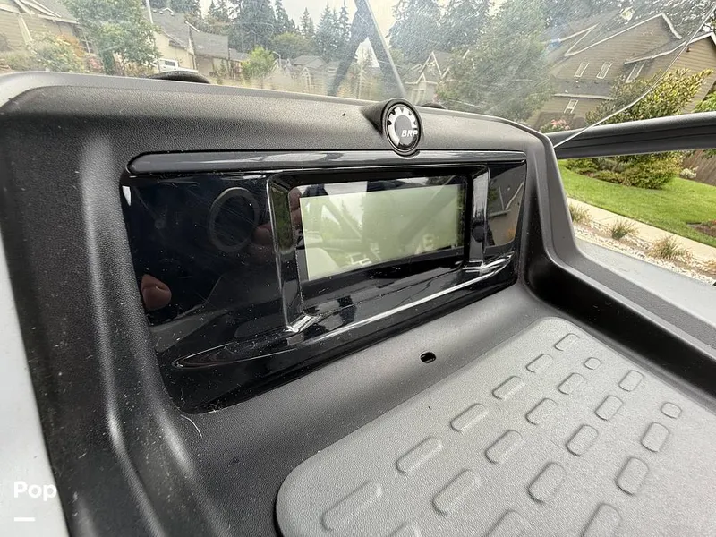 Slide: The Image of Sea-Doo Switch Sport 21 2022 - 15728009