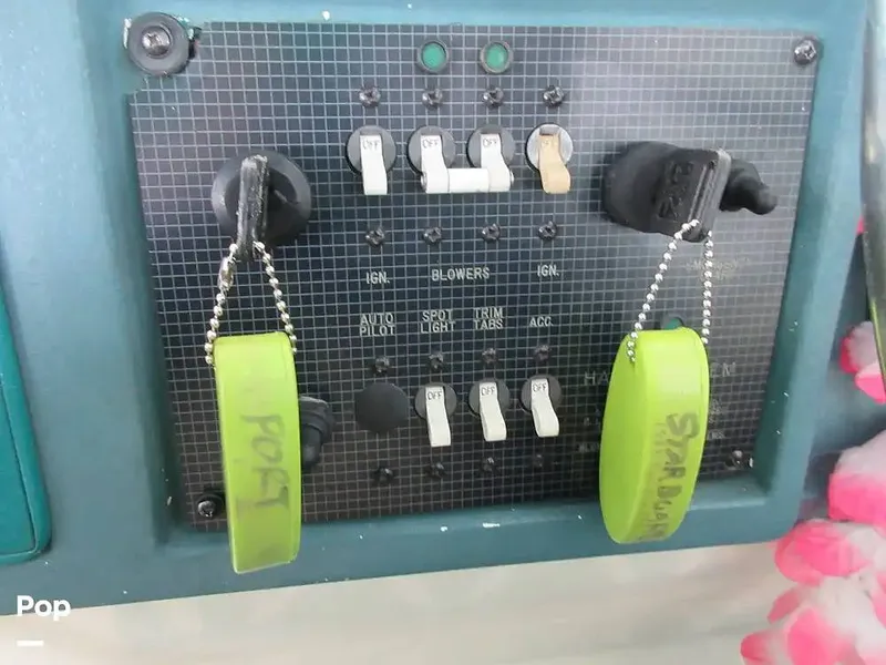 Slide: The Image of Sea Ray 390 Express Cruiser 1989 - 15640953