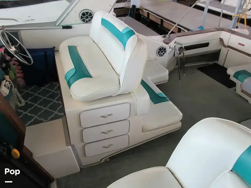 Slide: The Image of Sea Ray 390 Express Cruiser 1989 - 15640971