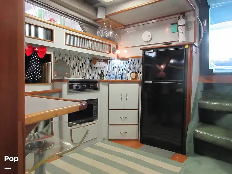 Slide: The Image of Sea Ray 390 Express Cruiser 1989 - 15640843