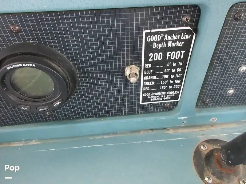 Slide: The Image of Sea Ray 390 Express Cruiser 1989 - 15640972