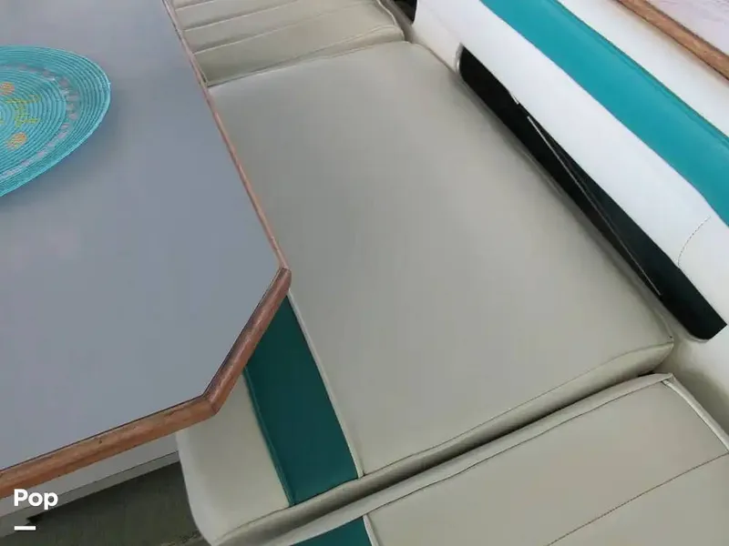 Slide: The Image of Sea Ray 390 Express Cruiser 1989 - 15640978