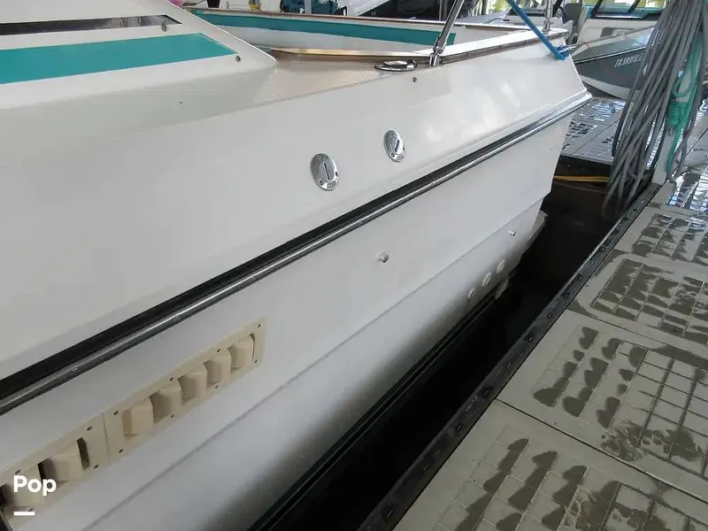 Slide: The Image of Sea Ray 390 Express Cruiser 1989 - 15640998