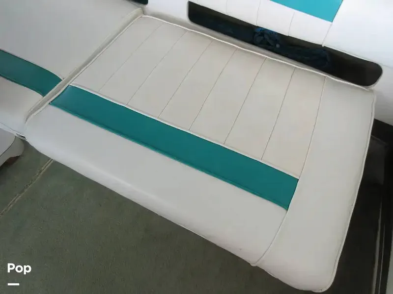 Slide: The Image of Sea Ray 390 Express Cruiser 1989 - 15641002