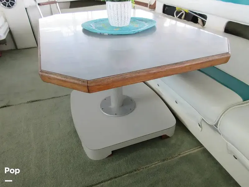 Slide: The Image of Sea Ray 390 Express Cruiser 1989 - 15641003