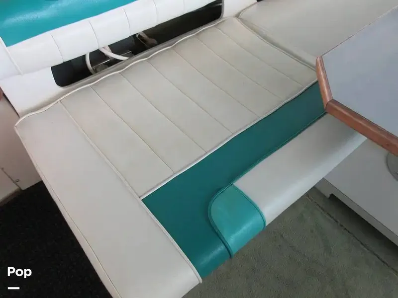 Slide: The Image of Sea Ray 390 Express Cruiser 1989 - 15641005