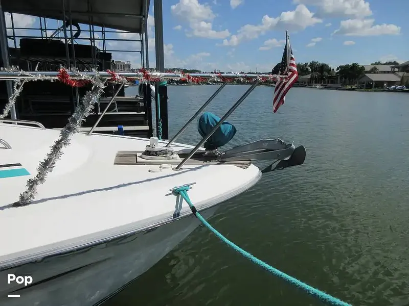 Slide: The Image of Sea Ray 390 Express Cruiser 1989 - 15641013