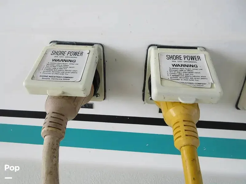 Slide: The Image of Sea Ray 390 Express Cruiser 1989 - 15641014