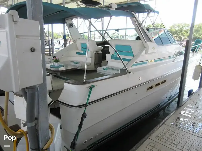 Slide: The Image of Sea Ray 390 Express Cruiser 1989 - 15641024