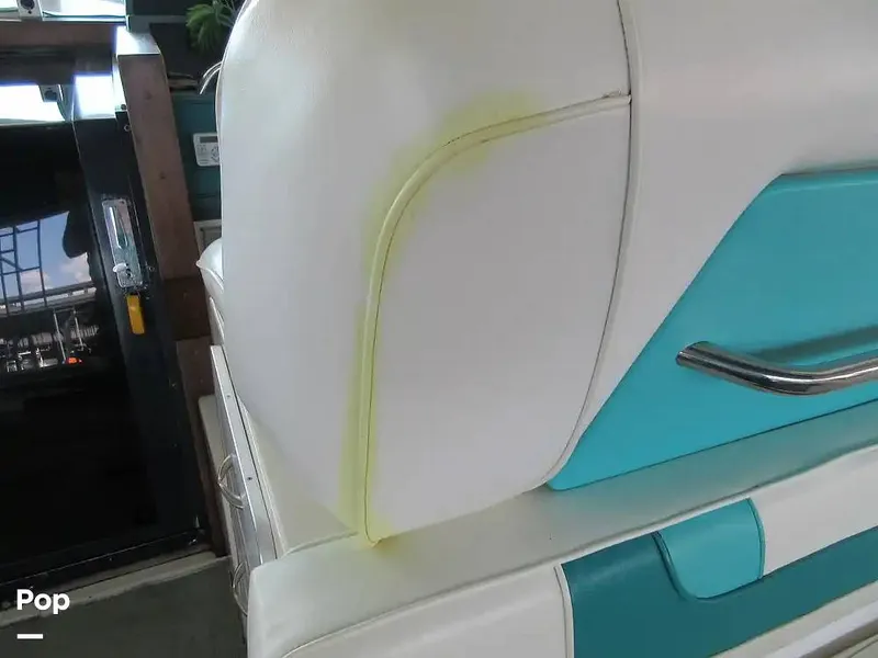 Slide: The Image of Sea Ray 390 Express Cruiser 1989 - 15641038