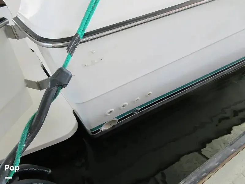 Slide: The Image of Sea Ray 390 Express Cruiser 1989 - 15641039