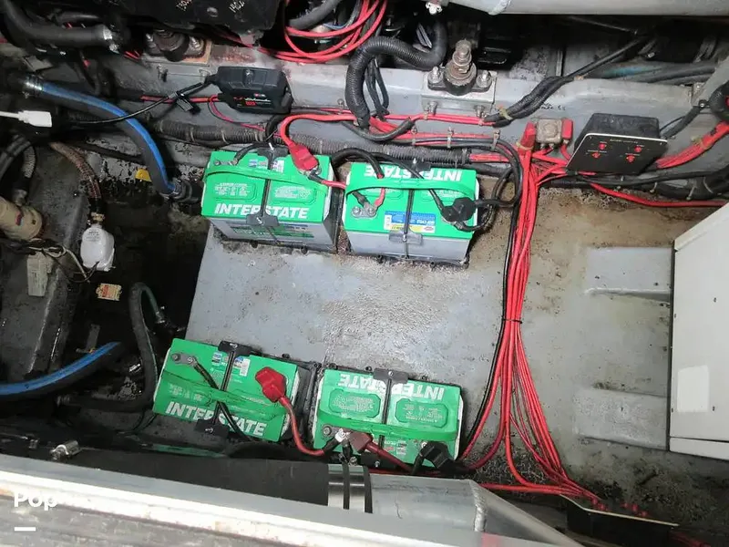 Slide: The Image of Sea Ray 390 Express Cruiser 1989 - 15641042