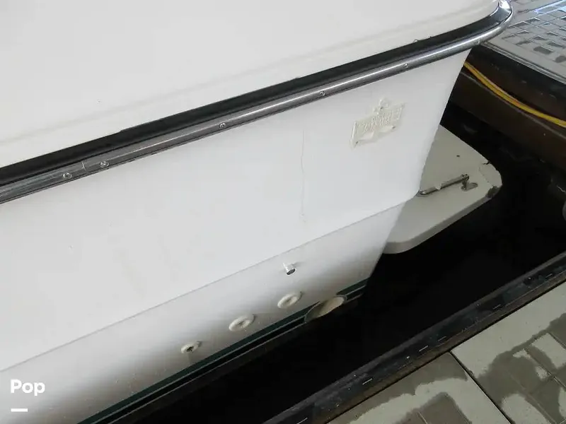 Slide: The Image of Sea Ray 390 Express Cruiser 1989 - 15641048