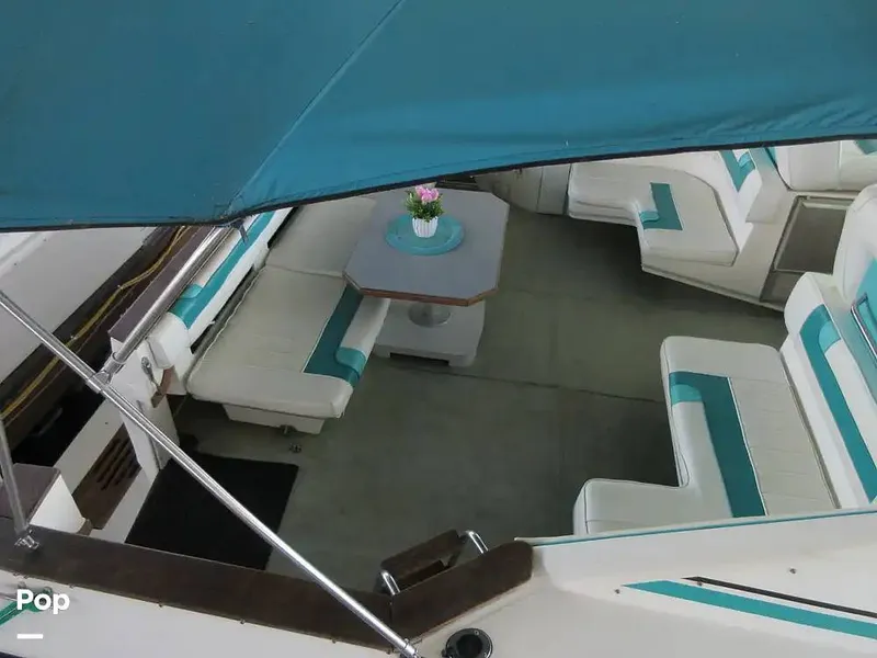 Slide: The Image of Sea Ray 390 Express Cruiser 1989 - 15641058