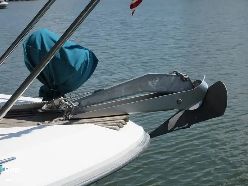 Slide: The Image of Sea Ray 390 Express Cruiser 1989 - 15641068