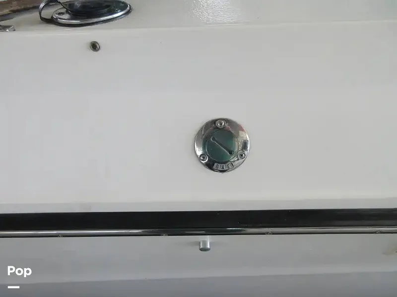 Slide: The Image of Sea Ray 390 Express Cruiser 1989 - 15641069