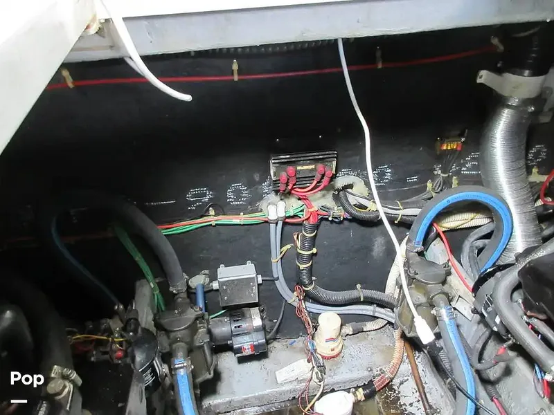 Slide: The Image of Sea Ray 390 Express Cruiser 1989 - 15641078