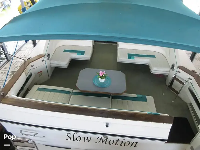 Slide: The Image of Sea Ray 390 Express Cruiser 1989 - 15641060