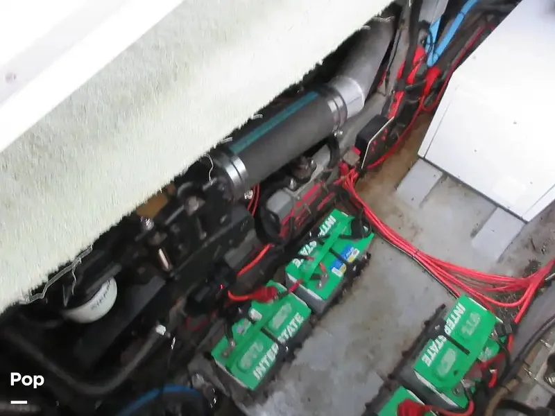 Slide: The Image of Sea Ray 390 Express Cruiser 1989 - 15641090