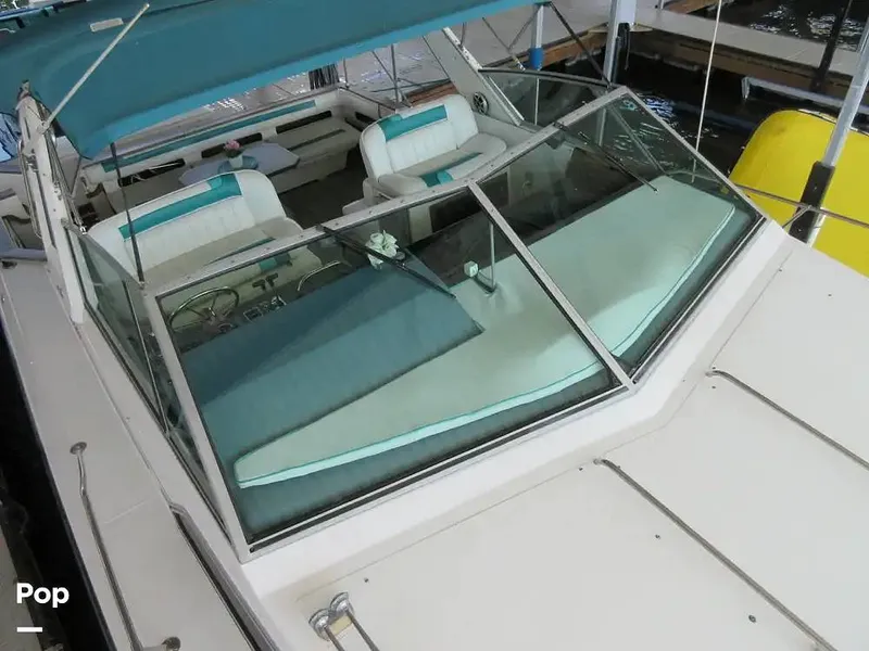 Slide: The Image of Sea Ray 390 Express Cruiser 1989 - 15641095