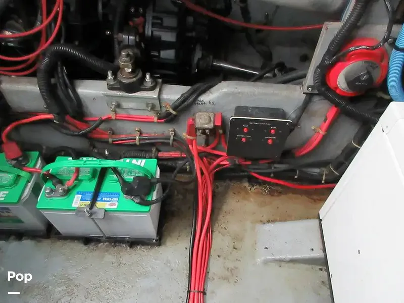 Slide: The Image of Sea Ray 390 Express Cruiser 1989 - 15641084