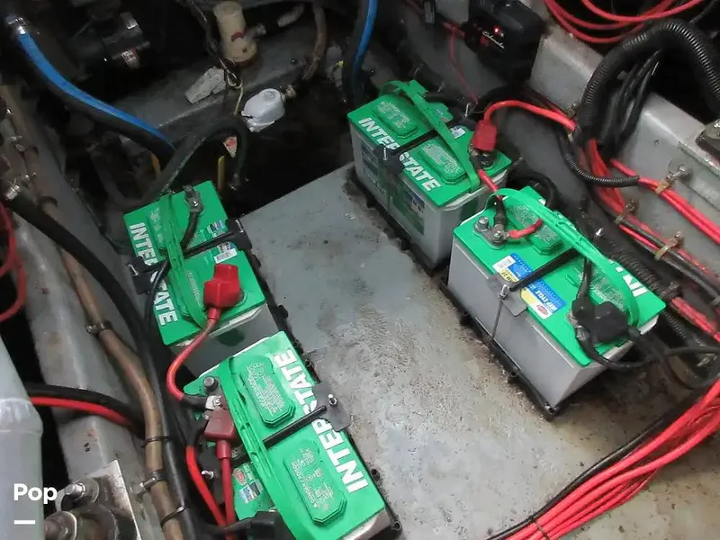 Slide: The Image of Sea Ray 390 Express Cruiser 1989 - 15641085