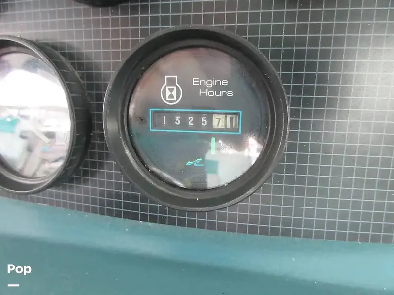 Slide: The Image of Sea Ray 390 Express Cruiser 1989 - 15641098