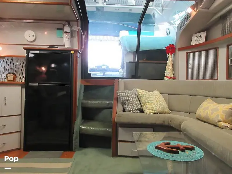 Slide: The Image of Sea Ray 390 Express Cruiser 1989 - 15640870