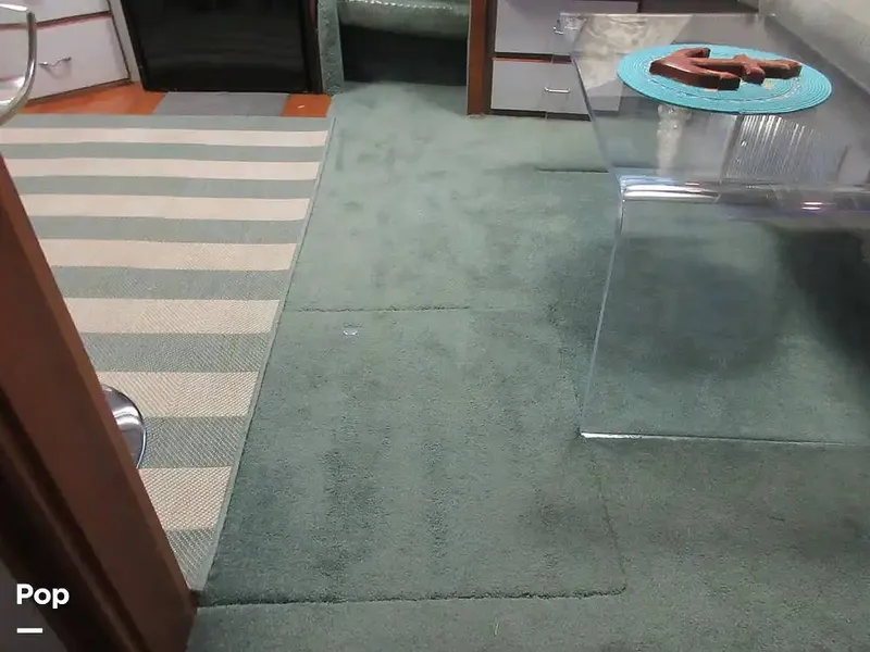 Slide: The Image of Sea Ray 390 Express Cruiser 1989 - 15640871