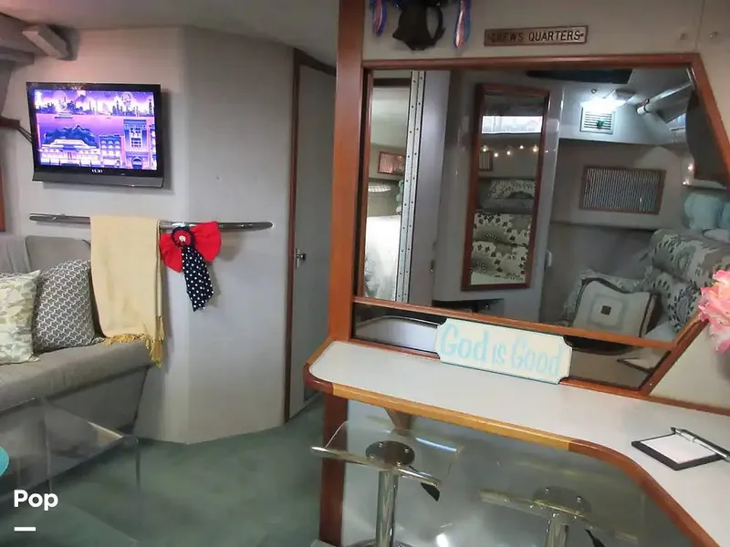 Slide: The Image of Sea Ray 390 Express Cruiser 1989 - 15640876