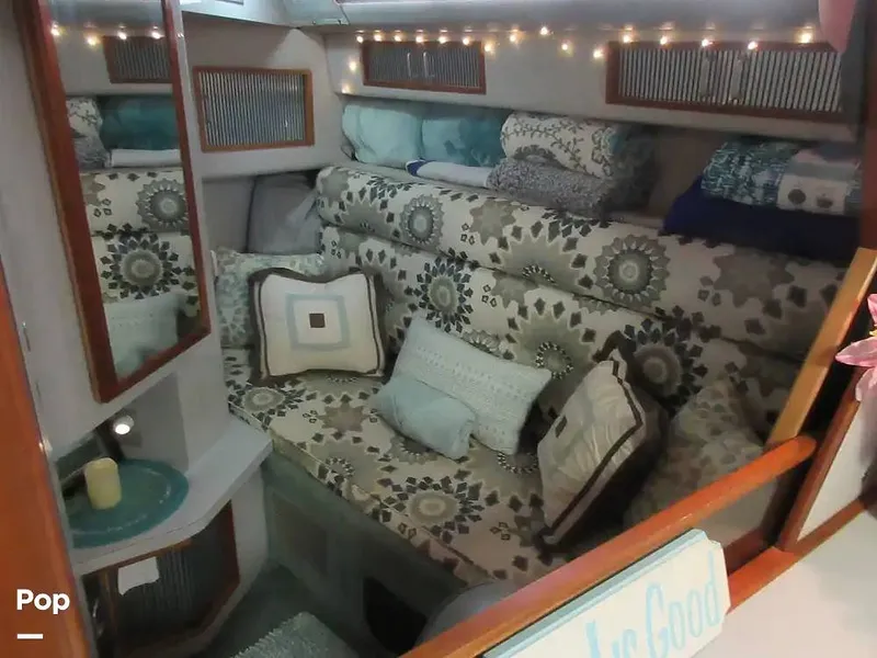 Slide: The Image of Sea Ray 390 Express Cruiser 1989 - 15640878