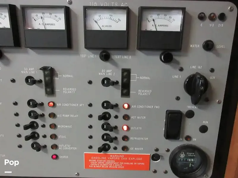 Slide: The Image of Sea Ray 390 Express Cruiser 1989 - 15640867