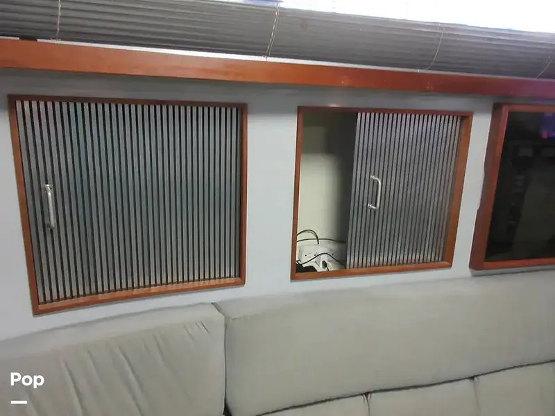 Slide: The Image of Sea Ray 390 Express Cruiser 1989 - 15640888