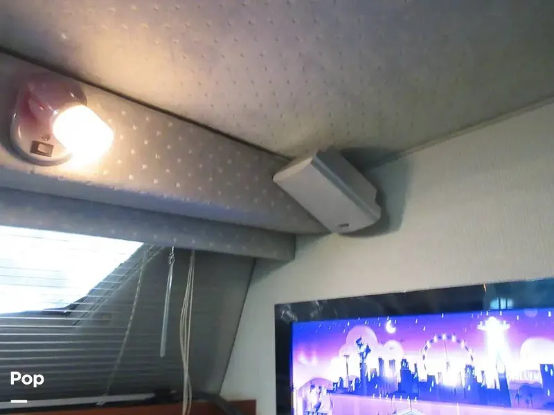 Slide: The Image of Sea Ray 390 Express Cruiser 1989 - 15640889