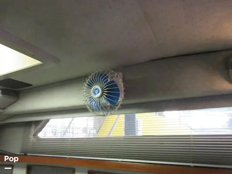 Slide: The Image of Sea Ray 390 Express Cruiser 1989 - 15640890