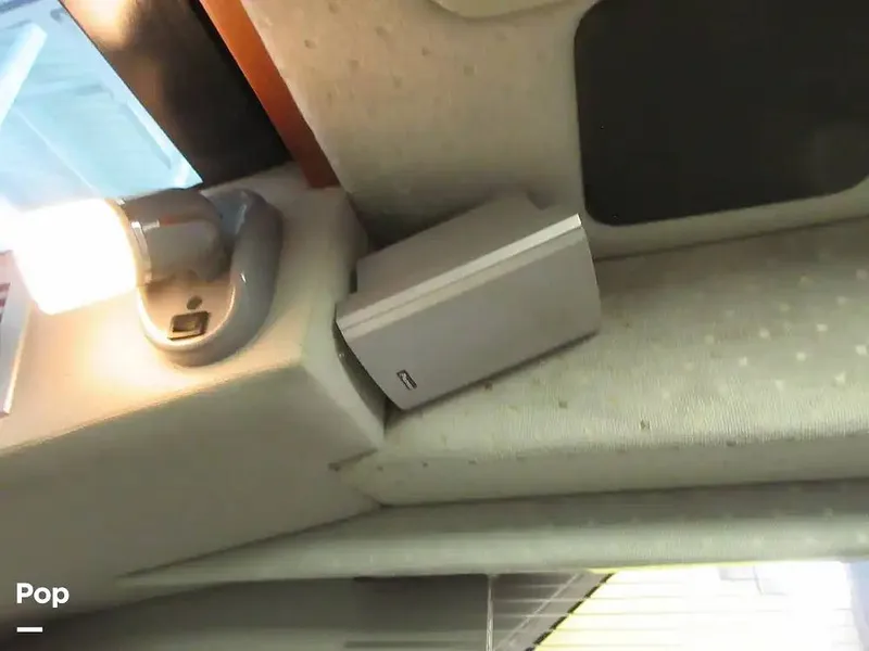 Slide: The Image of Sea Ray 390 Express Cruiser 1989 - 15640891