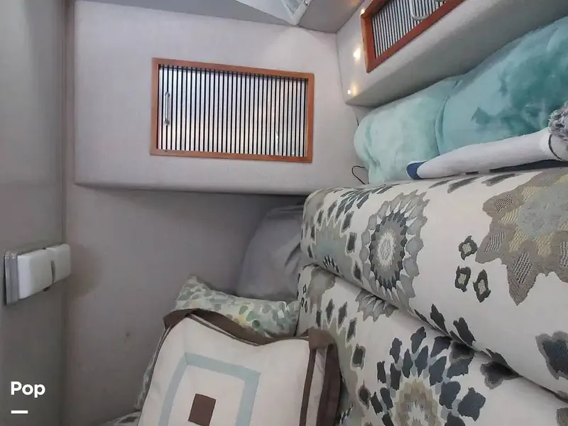 Slide: The Image of Sea Ray 390 Express Cruiser 1989 - 15640896