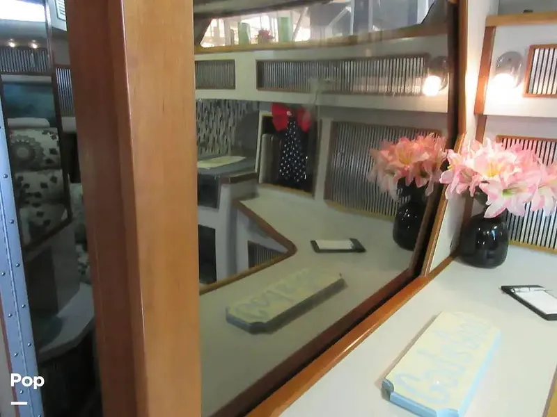 Slide: The Image of Sea Ray 390 Express Cruiser 1989 - 15640897