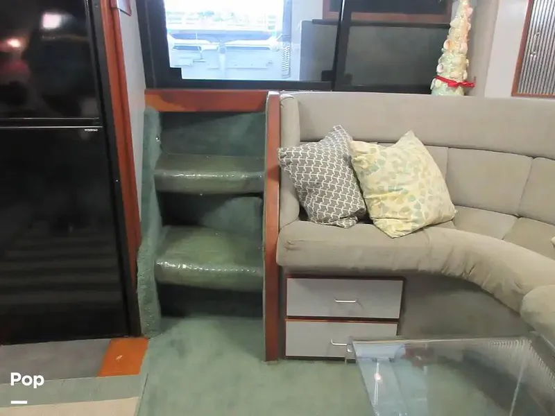 Slide: The Image of Sea Ray 390 Express Cruiser 1989 - 15640900