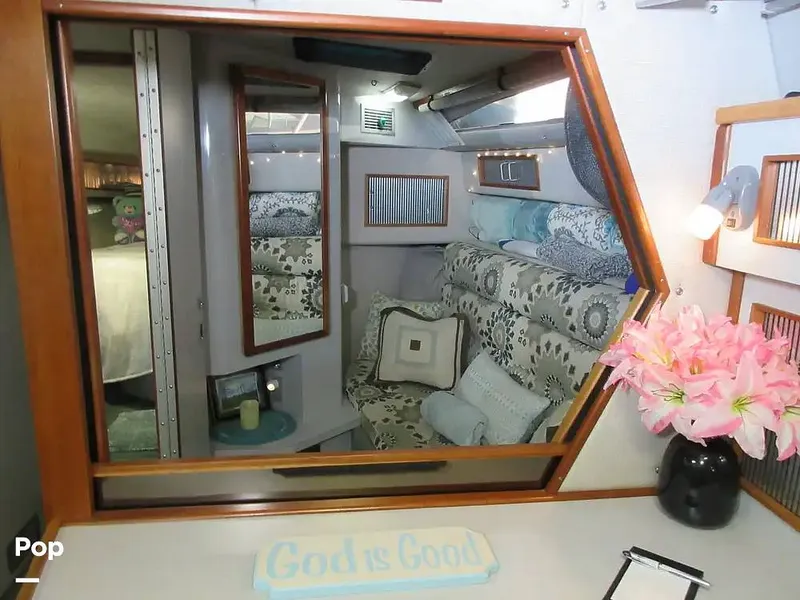 Slide: The Image of Sea Ray 390 Express Cruiser 1989 - 15640901