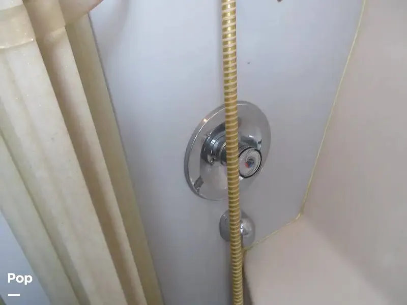 Slide: The Image of Sea Ray 390 Express Cruiser 1989 - 15640917