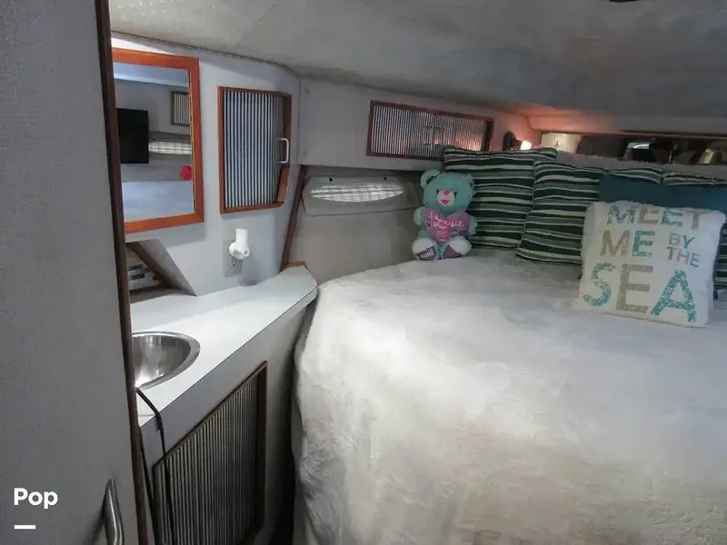 Slide: The Image of Sea Ray 390 Express Cruiser 1989 - 15640924