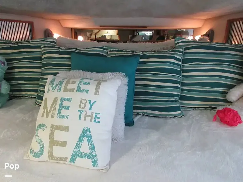 Slide: The Image of Sea Ray 390 Express Cruiser 1989 - 15640925